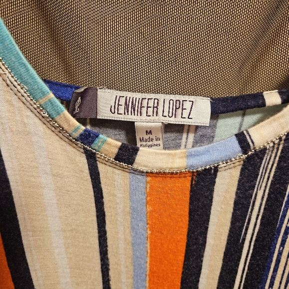 Jennifer Lopez sleeveless top - Picture 3 of 8